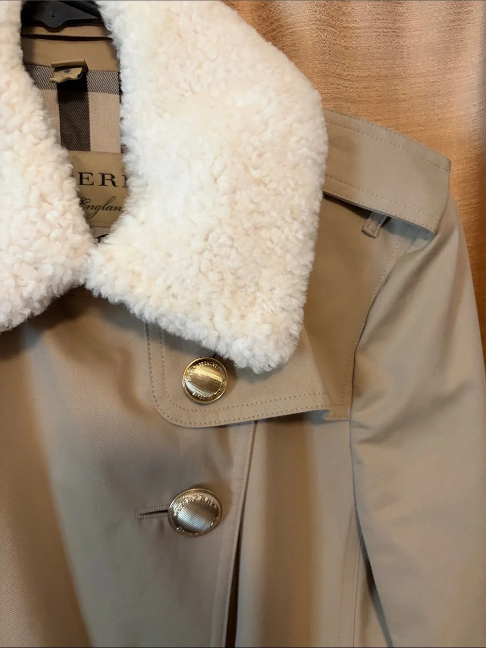 EUC Burberry Sandringham Tan Trench Coat with Shearling Collar size 8 - Picture 3 of 11